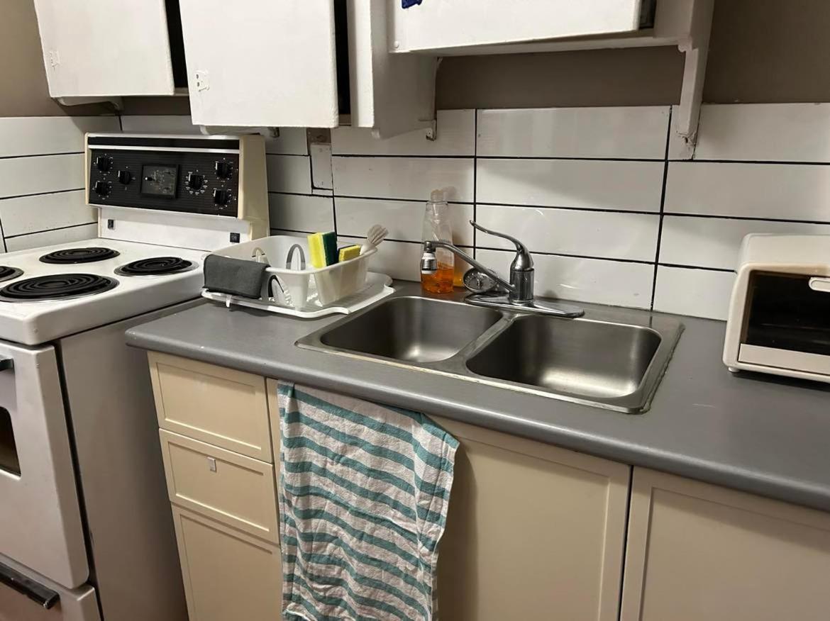 Maryland Homestay In Winnpeg Downtown Winnipeg Ruang foto