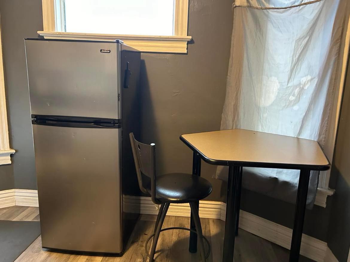 Maryland Homestay In Winnpeg Downtown Winnipeg Bagian luar foto